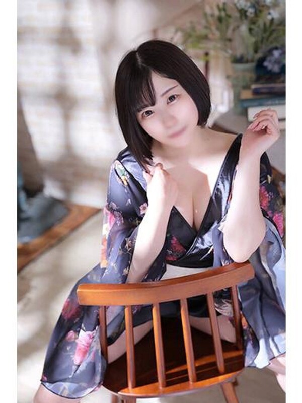 めい(22)