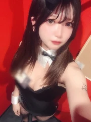 真央(22)