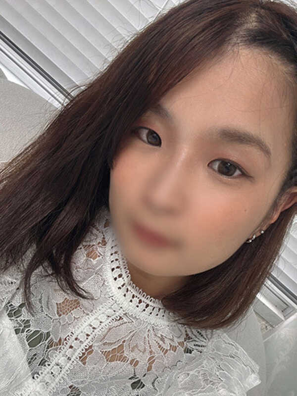 みと