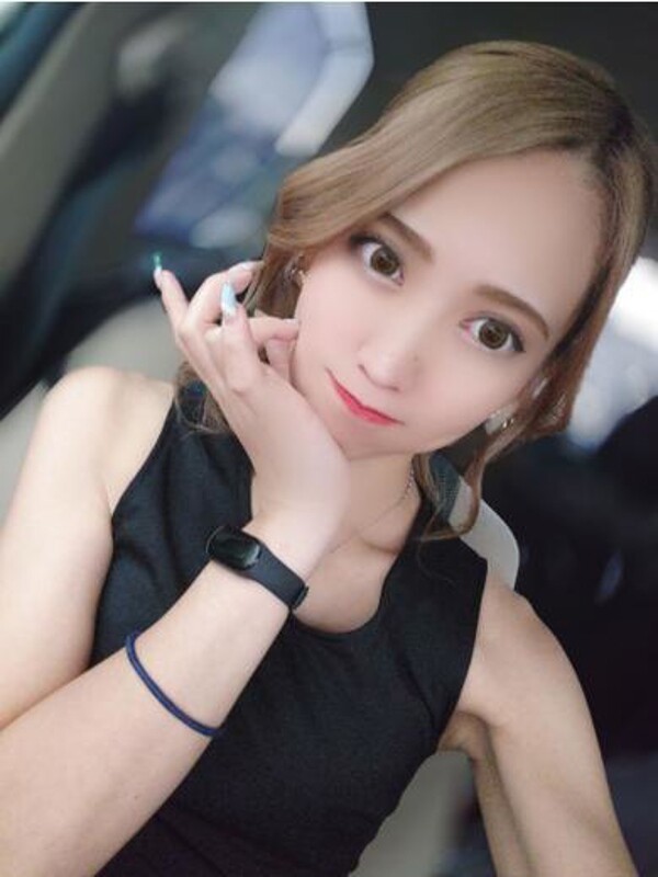 エミリ(25)