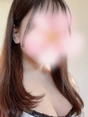 みい(22)