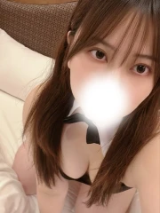 みい(22)