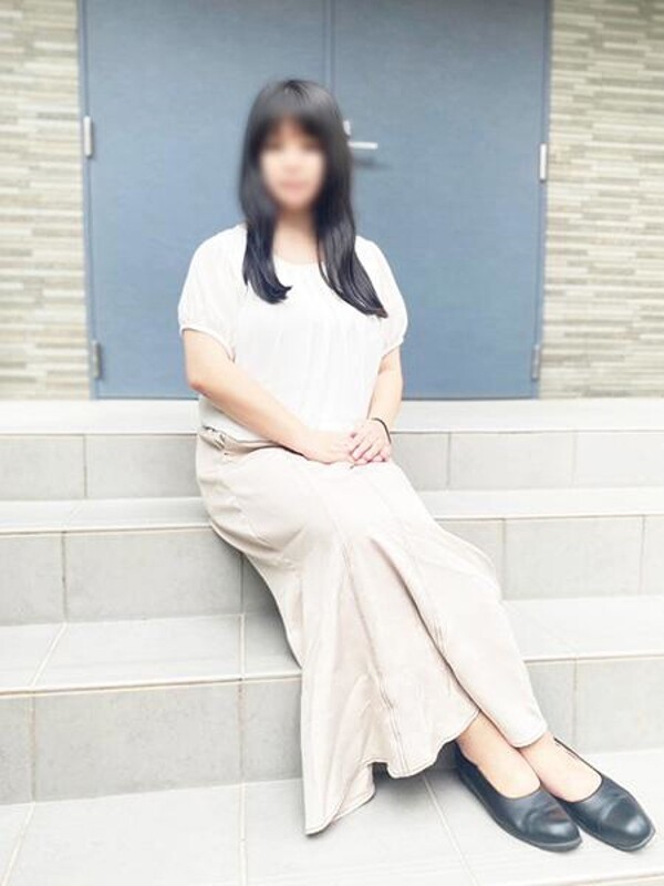 めい(32)
