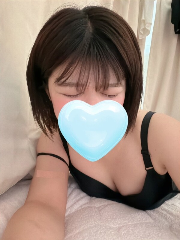 れい(24)