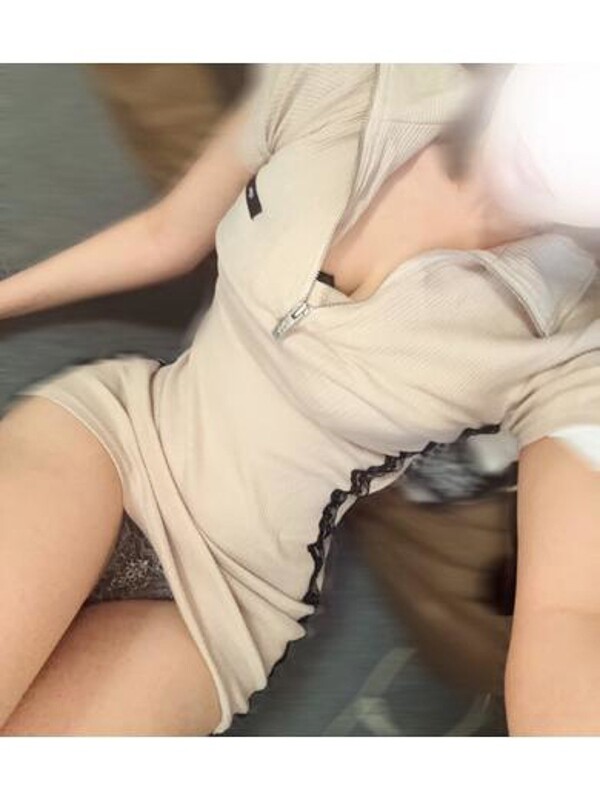 水瀬にこ(21)