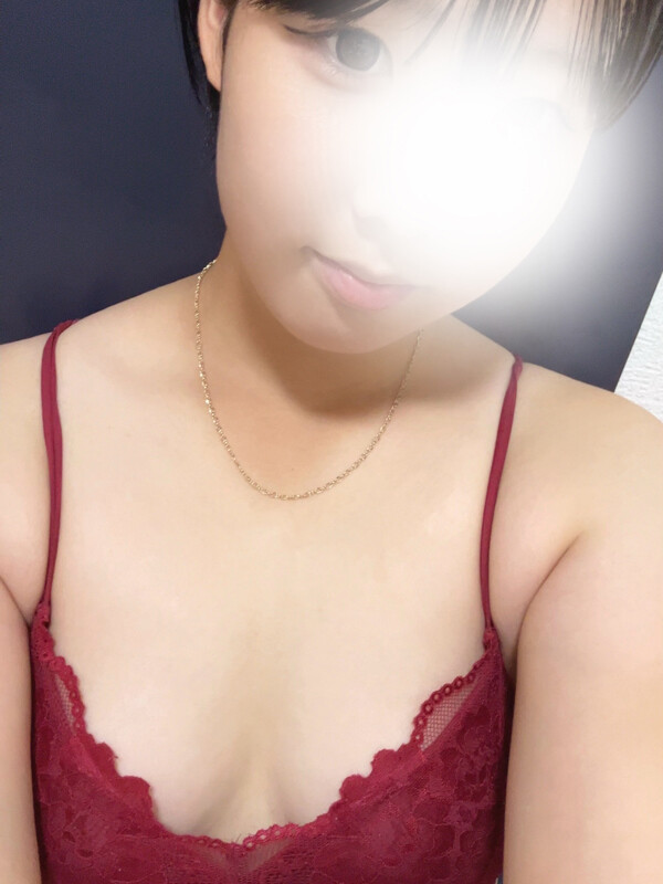 もえな(19)