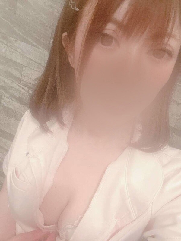 お漏らし妻・白鳥亜美(33)