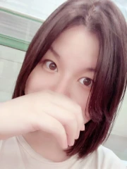 清楚系変態痴女・宮園かのん(26)