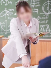 ゆいな先生(25)