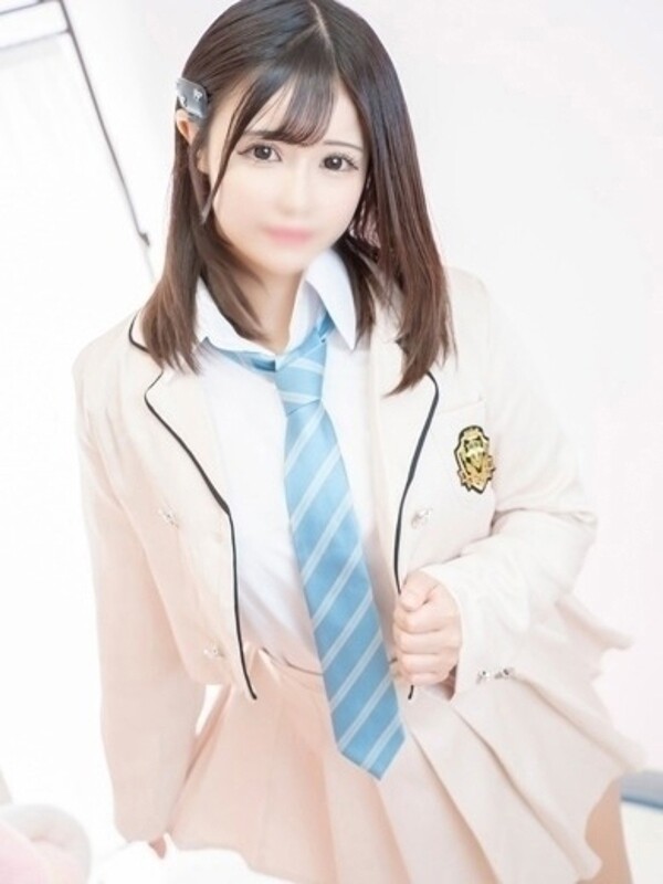 みい(19)