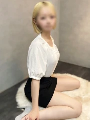 葉月まゆ(22)
