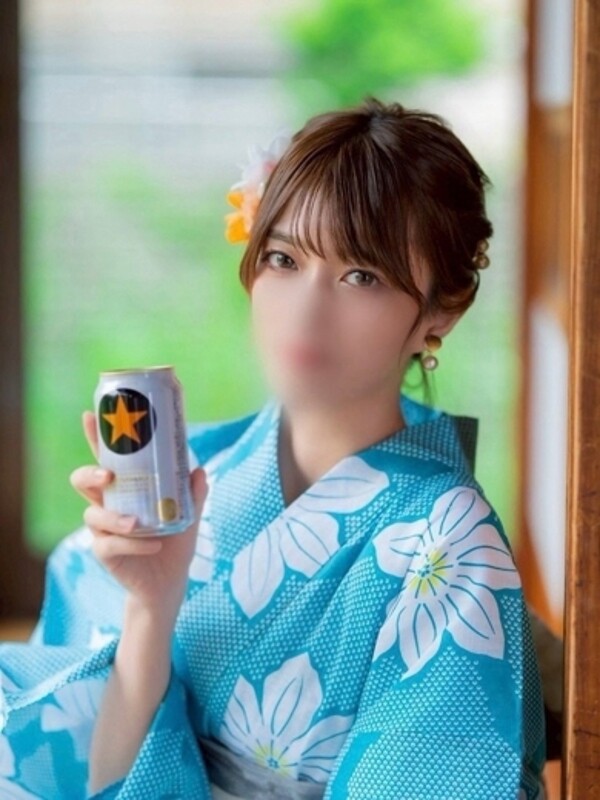 ユリ(28)