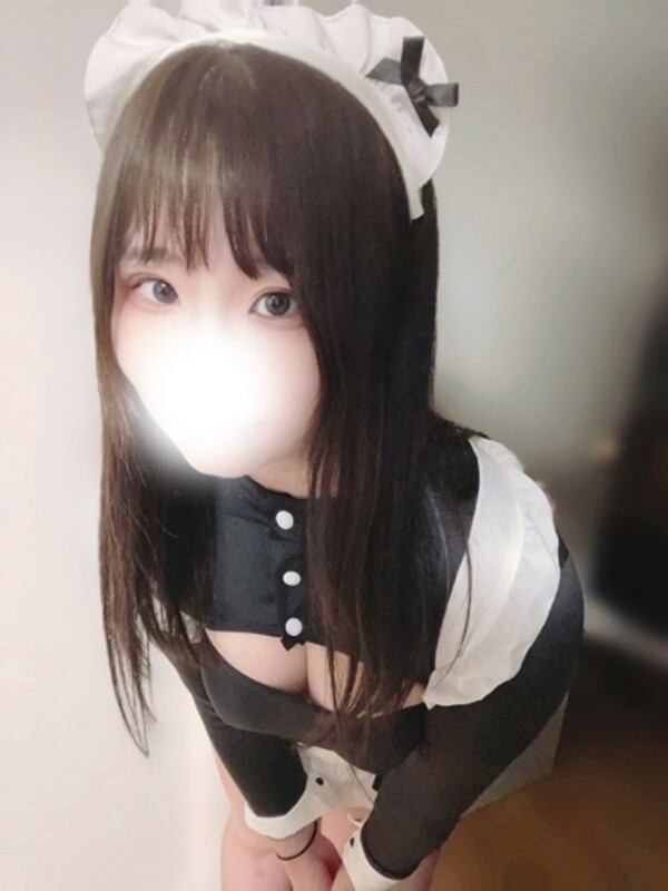 れい(25)