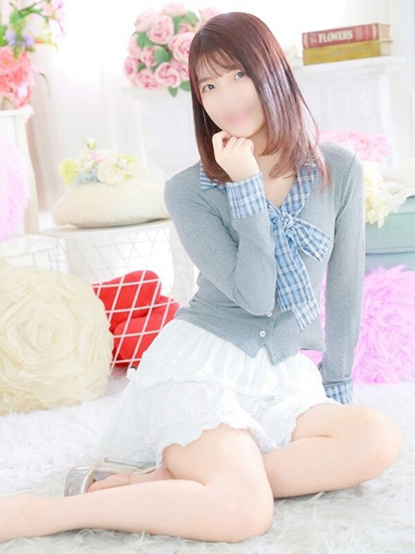 えみり(22)