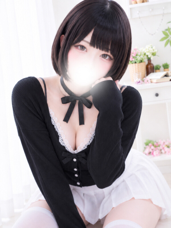 新人りこ(22)