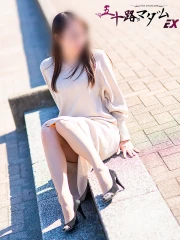 暁小梅(48)