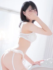 白雪ゆうな(24)