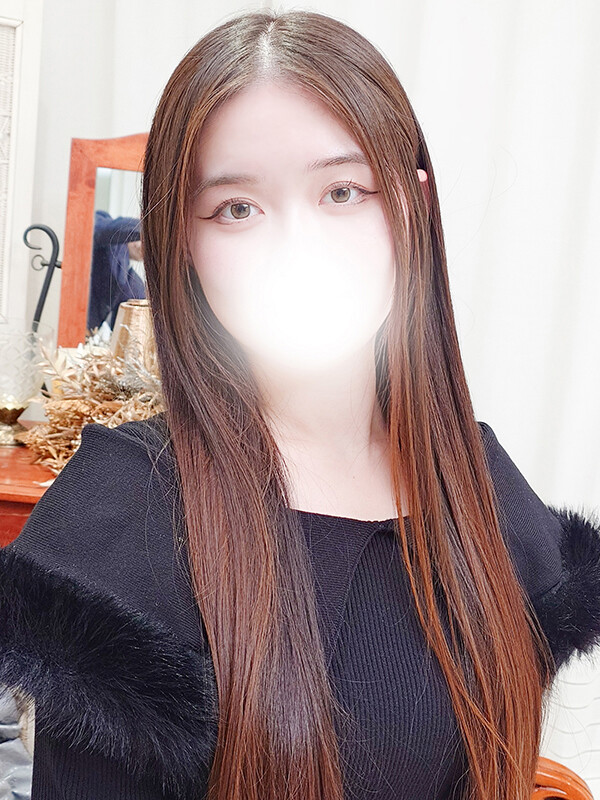 新倉さとみ