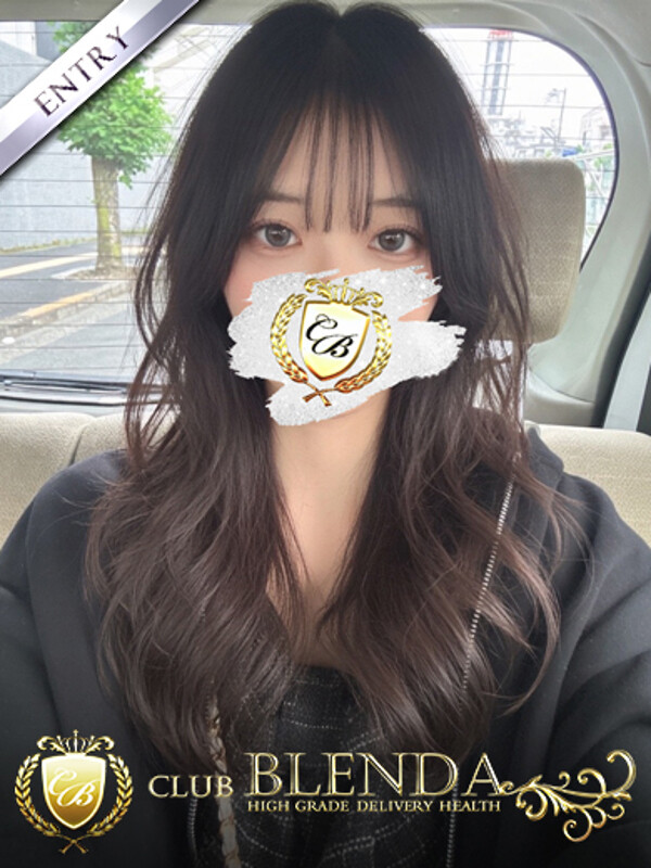 白咲らる(18)