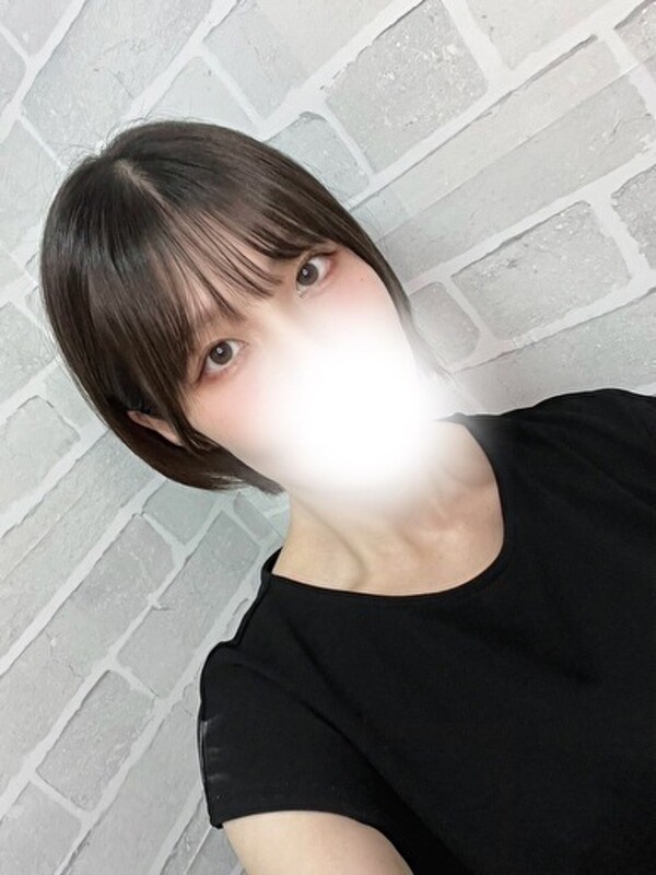 みな(22)