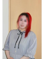 れい(25)
