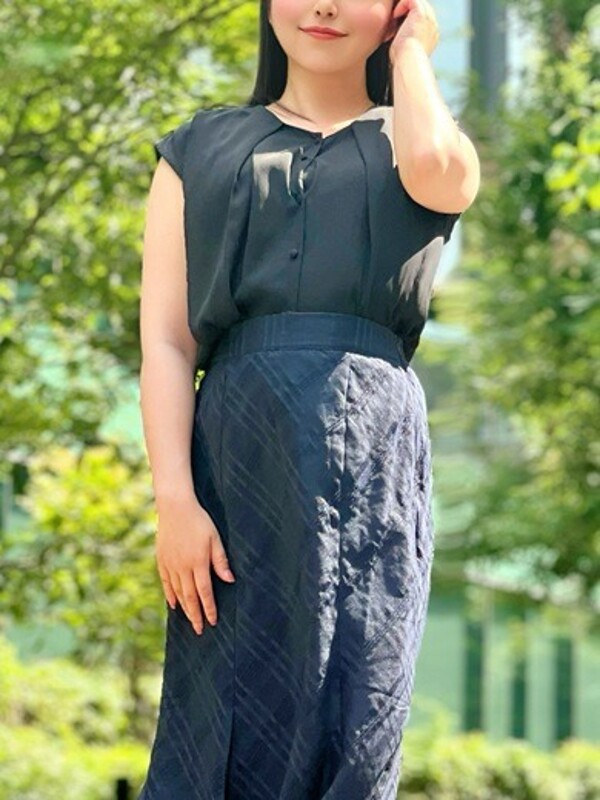新倉あおい