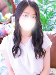 みい(26)