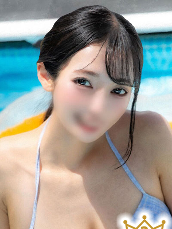 エレナ(21)
