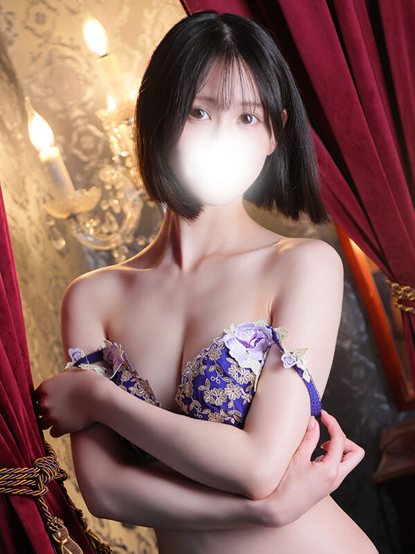 佐野まな(22)