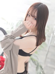 有村まきな(22)