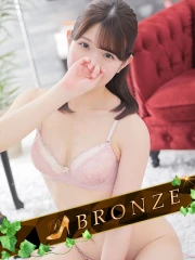 雪白りりな(23)