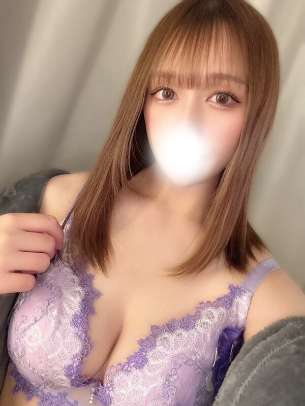 神崎りおな(22)