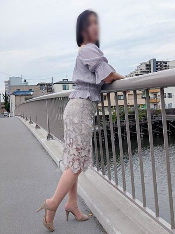 真中(49)