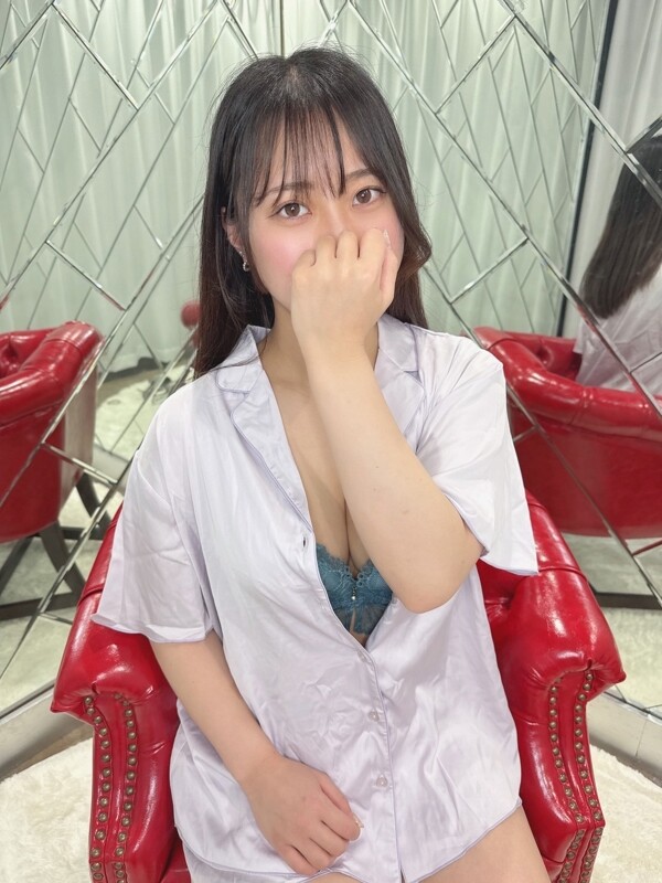 すず(22)