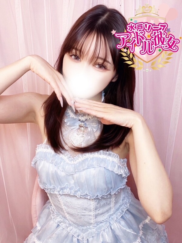 夢乃りいさ(23)