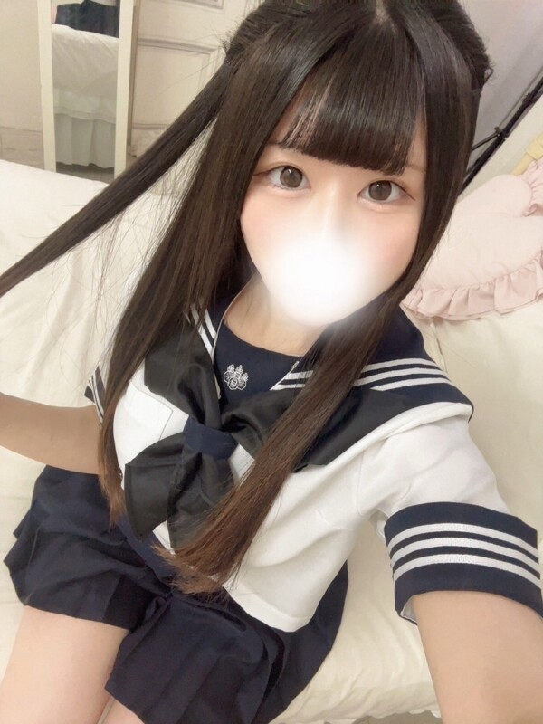 四葉もえな(26)
