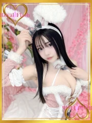 れい(24)
