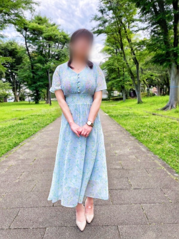 愛沢ちはる(48)