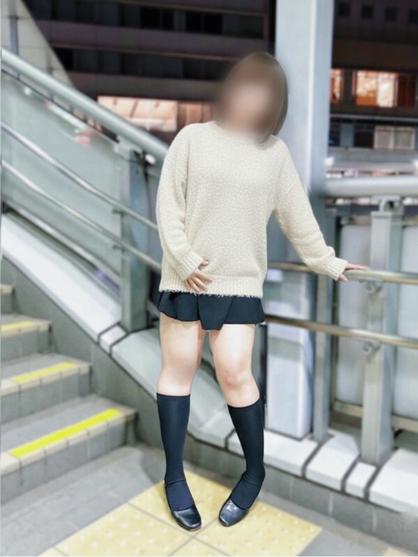 綾崎 えま