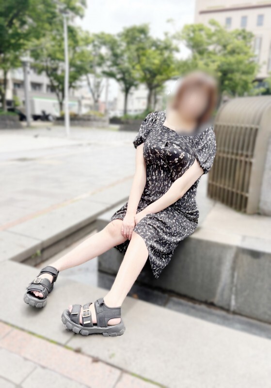 綾崎 えま(35)
