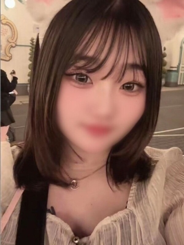 れい(20)