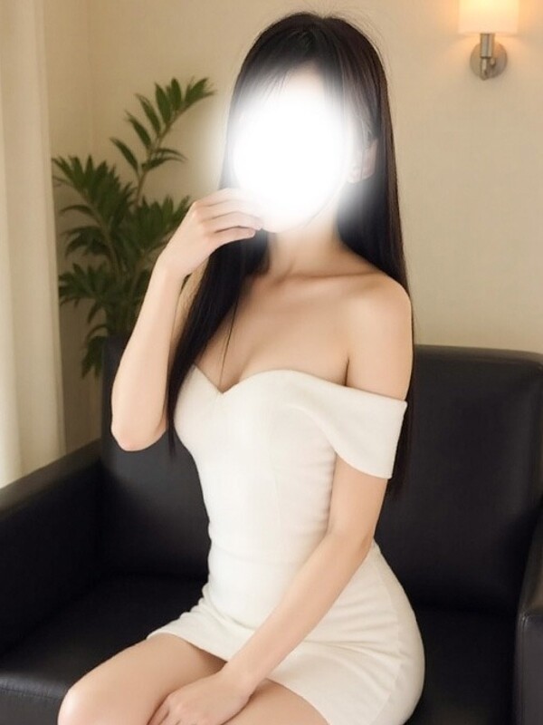 小林ねね(28)