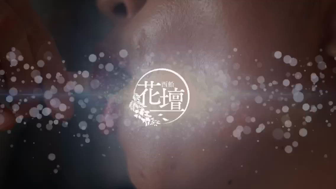 優しく包み込む唇のぬくもりに包まれて至福のひとときをお楽しみください。