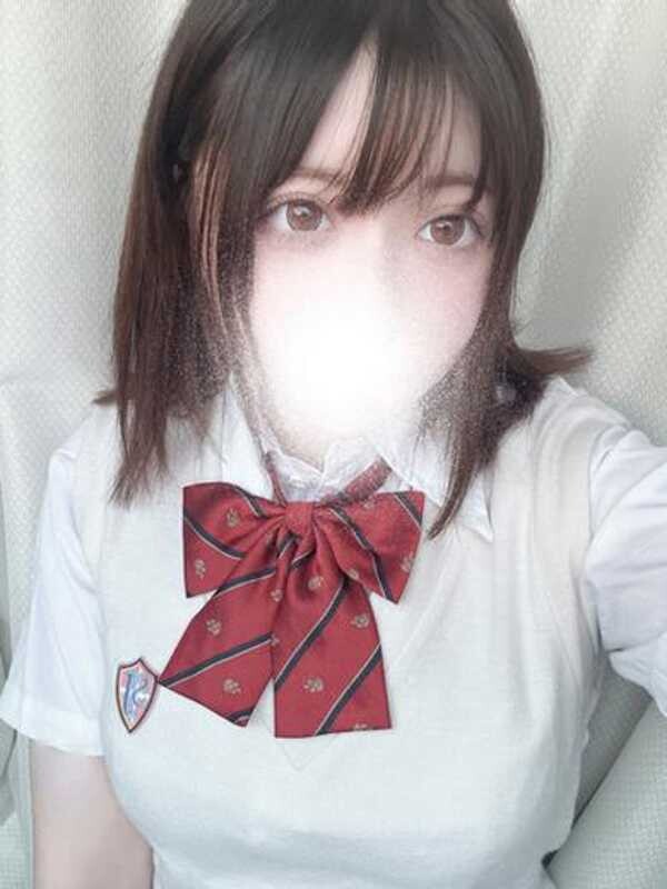 つきな
