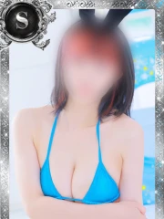 クレア(23)