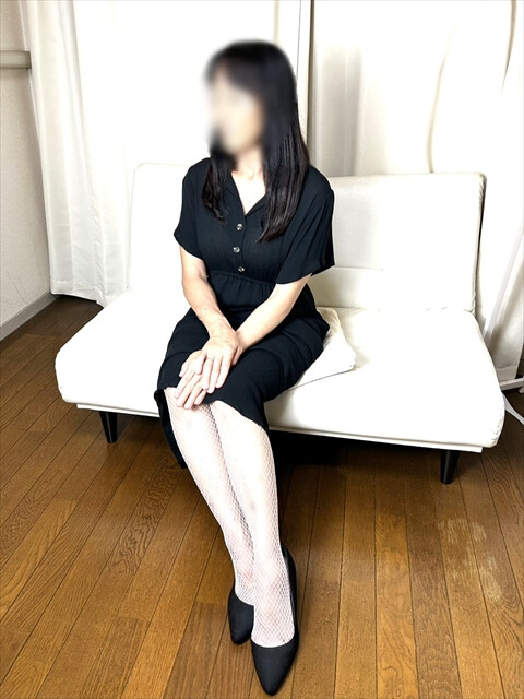 新人せいら(46)