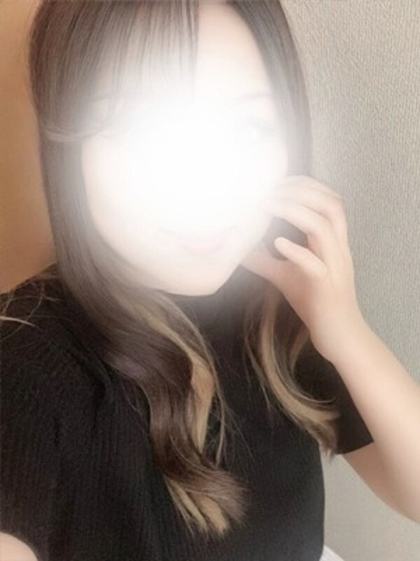 安堂 ももね