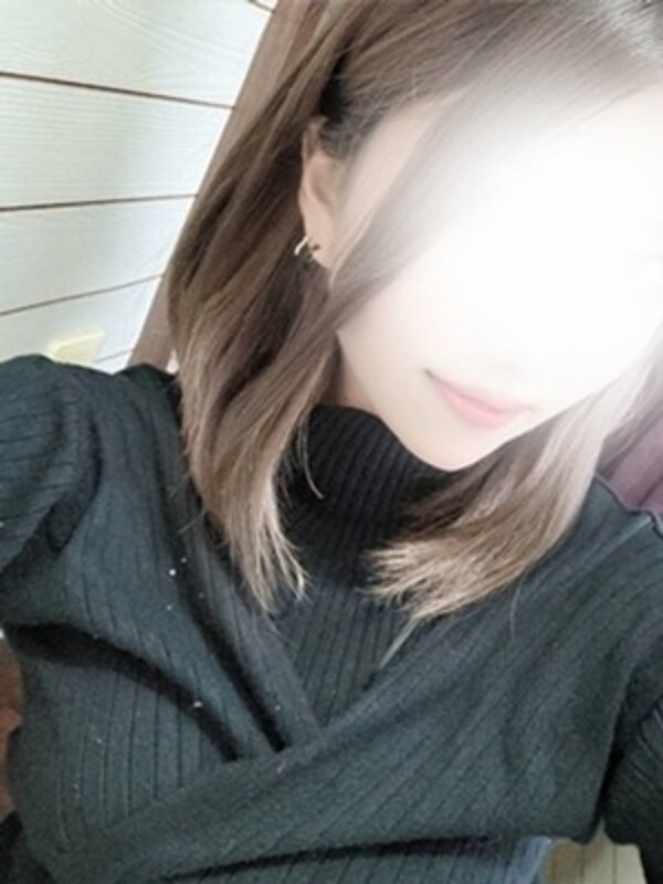 村上 れな(27)