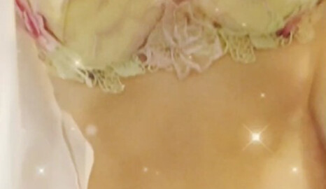 ひなのちゃんのちょっとえっちな動画