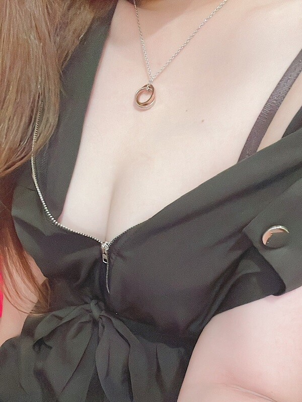 れい(27)